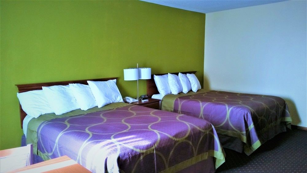Super 8 By Wyndham Williams Hotel Ngoại thất bức ảnh