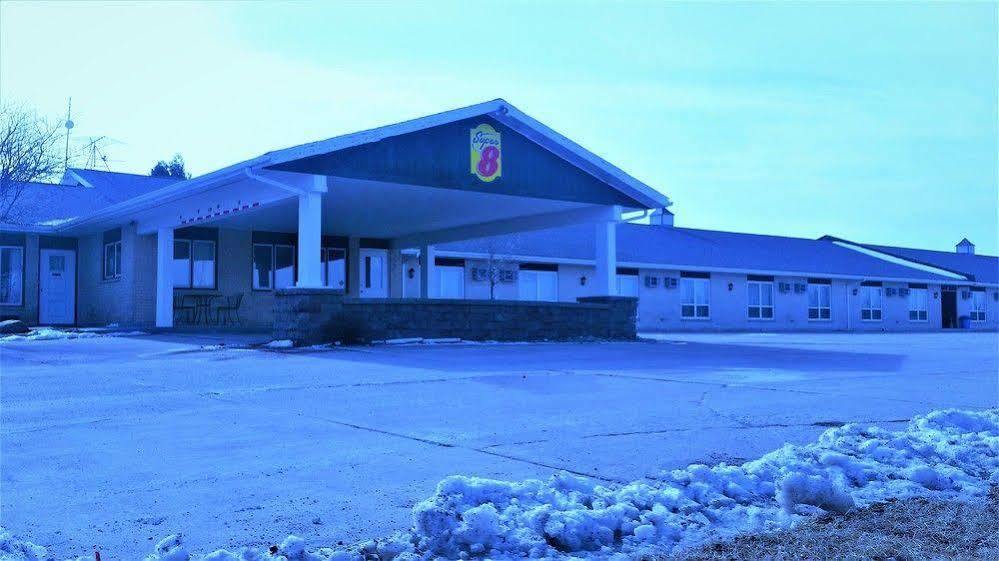 Super 8 By Wyndham Williams Hotel Ngoại thất bức ảnh